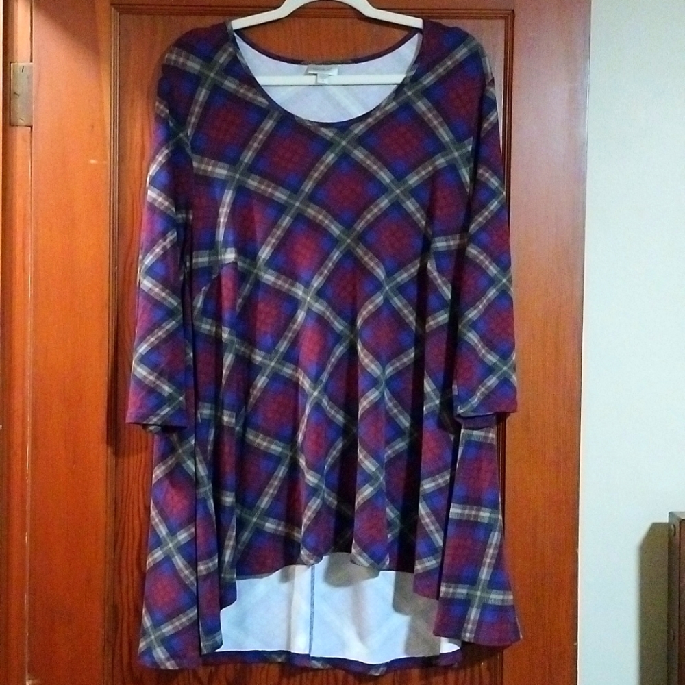 Women's plus size Avenue 3/4 sleeved plaid tunic